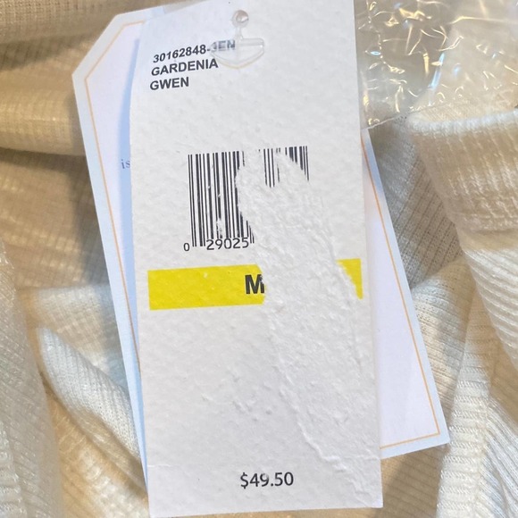 Women's Cream Button-Down Top - Picture 5 of 8